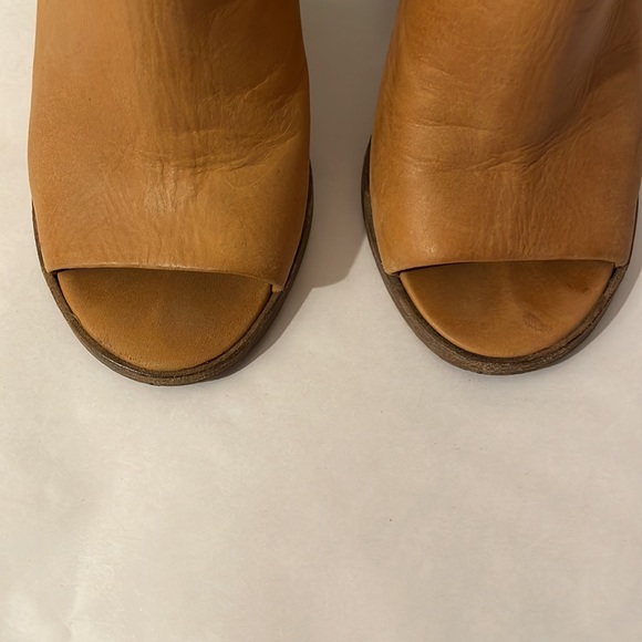 Steve Madden Tallen Stacked Heel Sandals - Picture 3 of 9